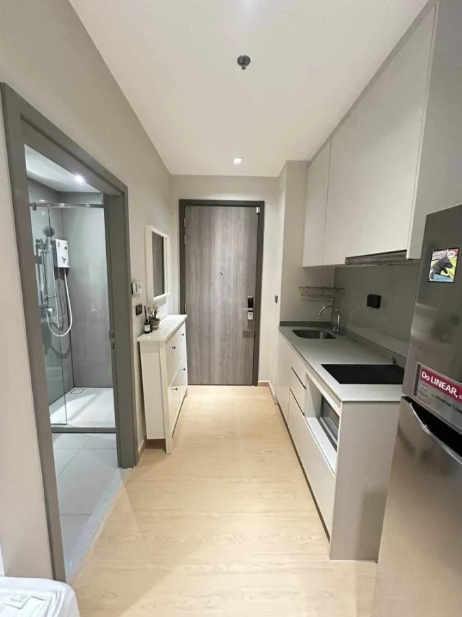 For rent!! Condo Whizdom Station Ratchada-Tha Phra. The room is decorated simply, clean and comfortable. Don't miss out on booking!!