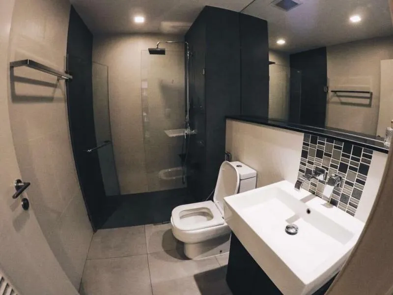ให้เช่า Urbano Absolute Sathon-Taksin Studio ชั้น 10 ทิศใต้ ไม่ร้อน เห็นวิวเมือง เฟอร์ครบ พร้อมอยู่