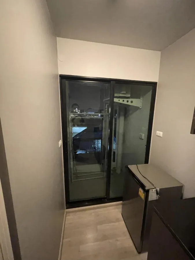 Condo for rent, Unio Ramkhamhaeng-Serithai, studio room, 4th floor, high, good size, cheap price, say you don't miss it.