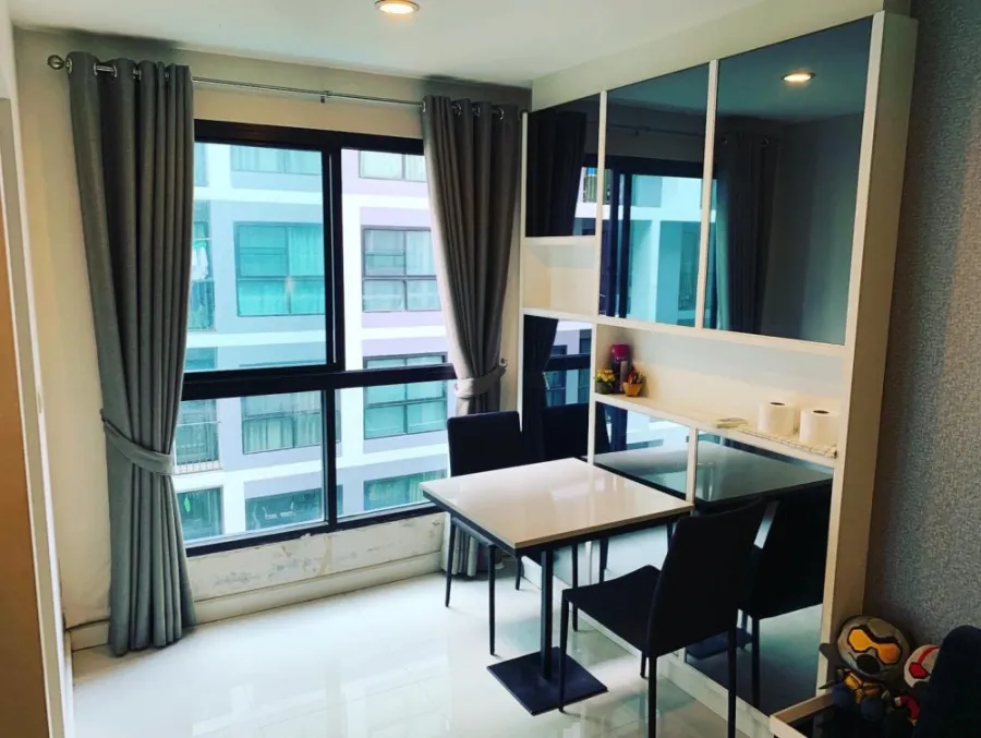 ให้เช่า คอนโด Metro sky รัชดา ได้วิวสระว่ายน้ำสวยๆ ห้องตกแต่งด้วยเฟอร์นิเจอร์อย่างดี ย้ายเลยด่วนๆ