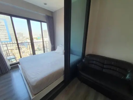 Condo for sale: Urbano Ratchawithi, complete with furniture and electrical equipment. Ready to move in, beautiful view, book now.