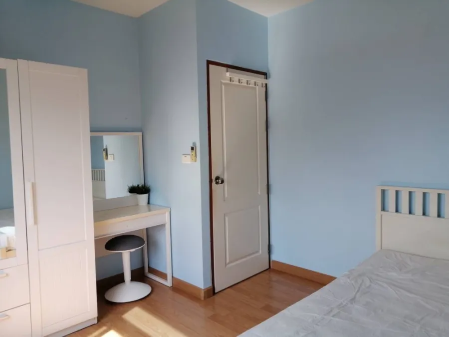 For rent, Ace Ratchada, simple decorated room, nice to sleep, fully furnished, good price, don't miss it.