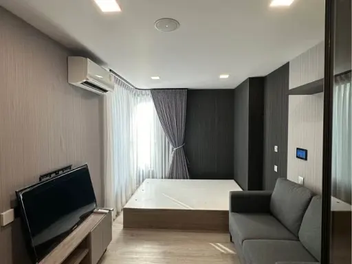 ให้เช่า Kave Colony ห้องสตูิโอ ชั้น 2 ไม่สูง ติดวอลเปเปอร์ทั้งห้อง เฟอร์เครื่องใช้ไฟฟ้าครบ ไม่ควรพลาดเด็ดขาด