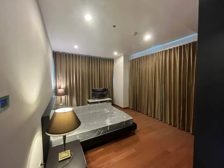 ให้เช่าคอนโด ดิ แอดเดรส ชิดลม ห้องใหญ่อยู่สบาย พื้นที่ใช้สอยจุใจ เฟอร์ เครื่องใช้ไฟฟ้าครบ มาจองเลย อย่าพลาด