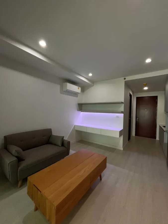 Condo for rent, Abstracts Phaholyothin Park, newly renovated room Fully built-in furniture, don't miss out.