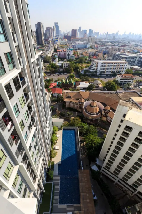 ห้องนี้ห้ามพลาด For Rent ควินน์ คอนโดมิเนียม ห้องว้าง ชั้นสูง ได้วิวเมืองและสระ ฟินสุดๆ รีบจองด่วนๆ