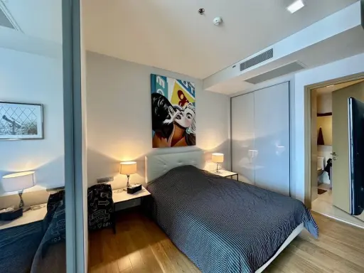 ขาย Hyde Sukhumvit 13 ห้องกว้าง พื้นที่ใช้สอยเพียบ พร้อมเฟอร์นิเจอร์อย่างดี รีบย้ายเข้าอยู่เลยจร้า images