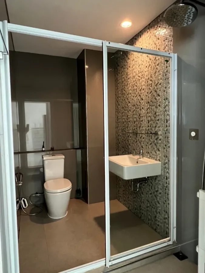 For rent: The Key Chaengwattana, 21st floor, fully furnished, very livable. Don't miss out!