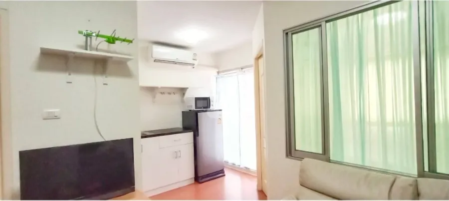 For rent, Lumpini Condo Town Rattanathibet, bright room, cheap price, complete electrical appliances If interested, hurry to reserve before it slips o