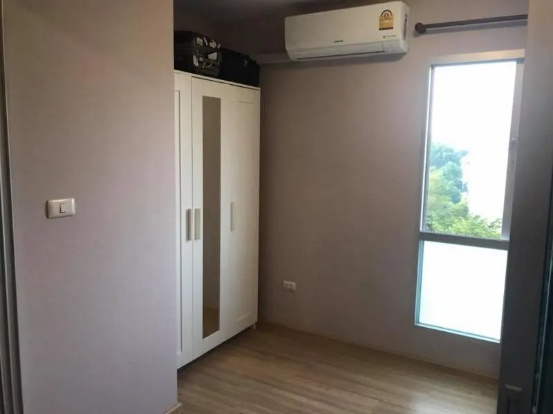 Beautifully decorated, furniture + good electrical appliances The price is very good for rent/sell Plum Condo Chaengwattana.