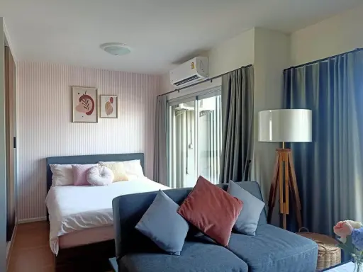For rent, D Condo Bliss Sriracha, studio room, 4th floor, not high, fully built-in furniture. Hurry and move to reserve quickly.
