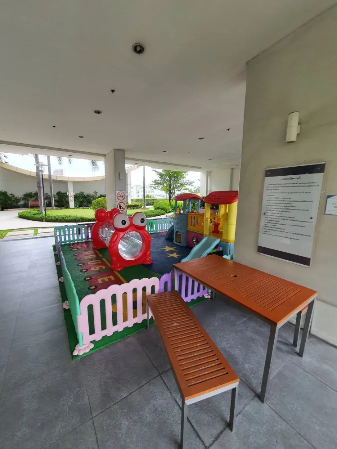 Condo for sale or rent, Q House Sathorn, very large room, nice decoration. With amenities First come, first served.