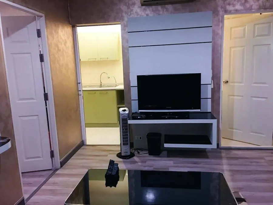 Condo for sale, Life @ Ratchada, Ladprao 36, nice room, wide size, fully furnished, good price, don't miss it.