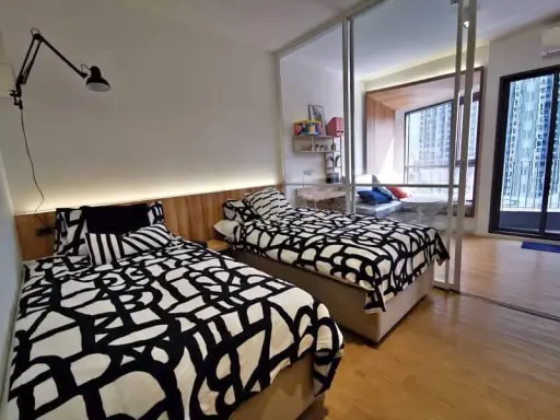The room is decorated very beautiful!! Ready to move in immediately. Triple Y Residence For Rent 34 sq m. Beautiful like this, what are you waiting for? images