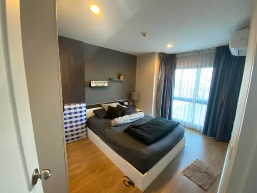 Selling Hallmark Ngamwongwan, nice room decorated in tone control furniture You can carry your bag and move in.