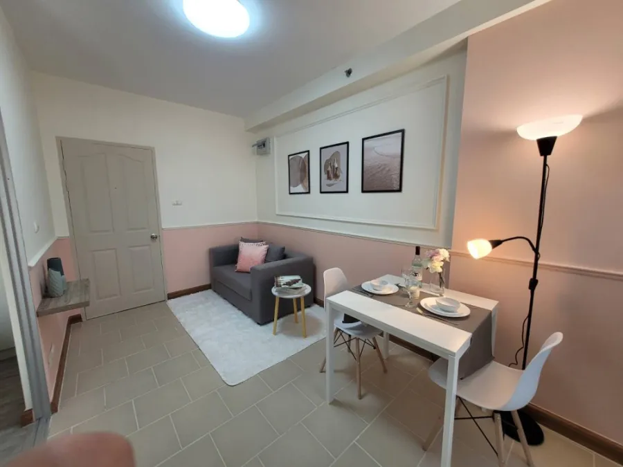 For sale: Supalai City Home Srinakarin, minimalist decorated room, minimalist style, complete set of furniture. Don't postpone past booking.