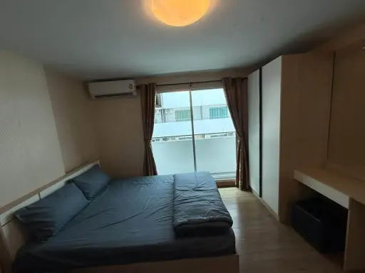 For rent: Plum Condo Phahon Yothin 89 Phase 3, Building B, 4th floor, fully furnished, with quality wallpaper throughout the room. Don't miss it!