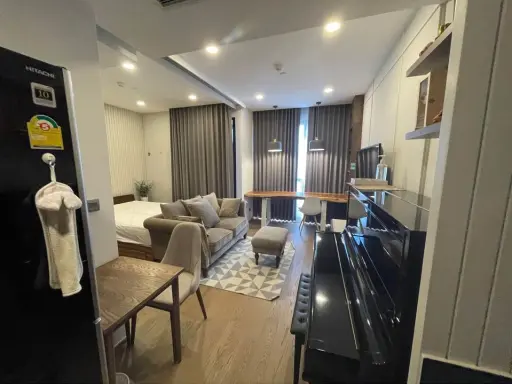 For rent Ashton Chula–Silom, high floor, good view. Comes with complete amenities Just come and move in.