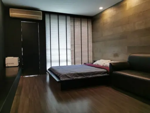 For rent I-House Laguna Garden RCA Nice decorated room Comes with complete furniture and electrical appliances. Hurry up to reserve.