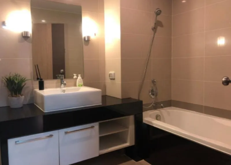 Condo for rent at Supalai River Resort, 14th floor, floor level that can experience the most beautiful view of the Chao Phraya River.