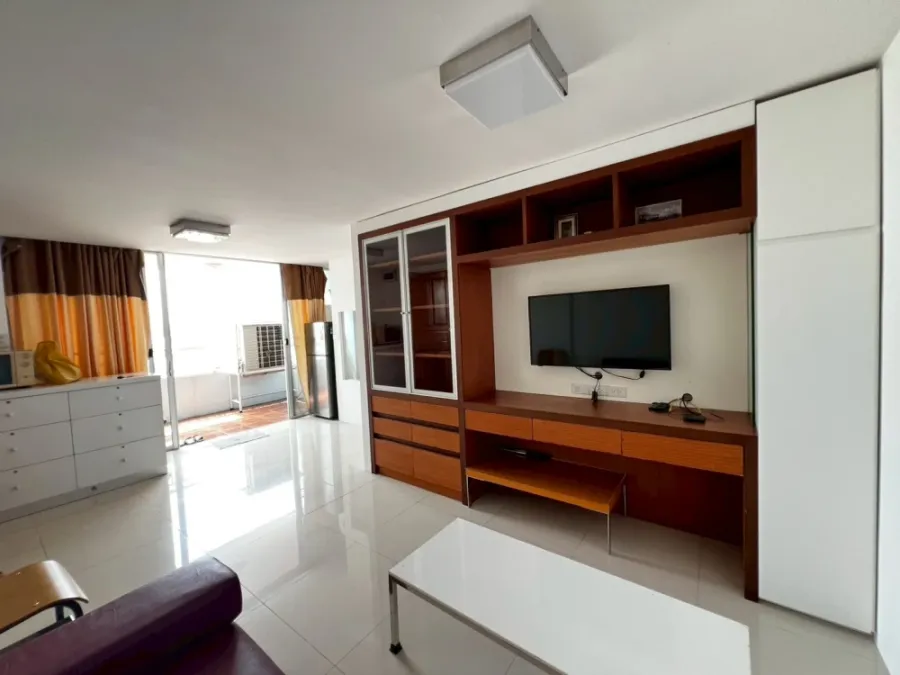 ให้เช่า Ratchada City 18 ห้องกว้างพื้นที่ใช้สอยเยอะ มาพร้อมเฟอร์และเครื่องใช้ไฟฟ้าครบครัน รีบจองเลยตอนนี้