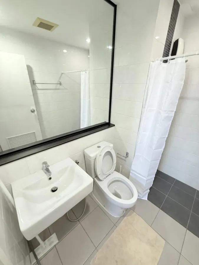 For rent: The Tree RIO Bang-Aor Station. Nice room, great location, convenient transportation, fully furnished. Book now!