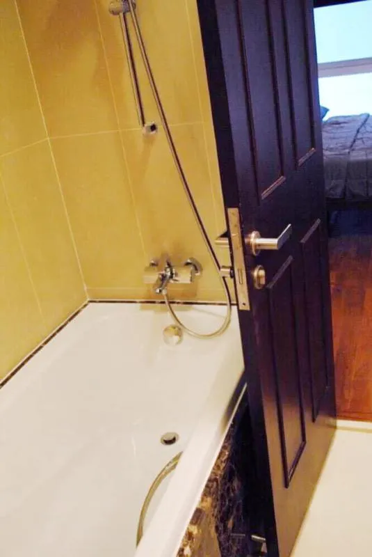express!! Condo for rent, The Prime 11, affordable price, near the train, fully furnished, ready to move in, don't miss!