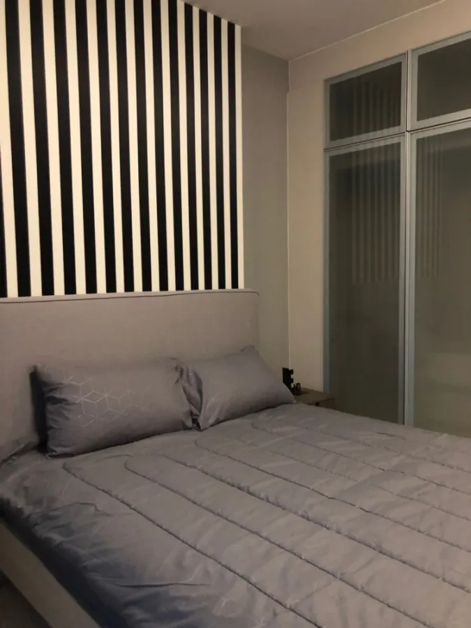 Condo for sale, rent, Chapter One Eco Ratchada-Huai Khwang, corner room, complete with furniture and electrical appliances.