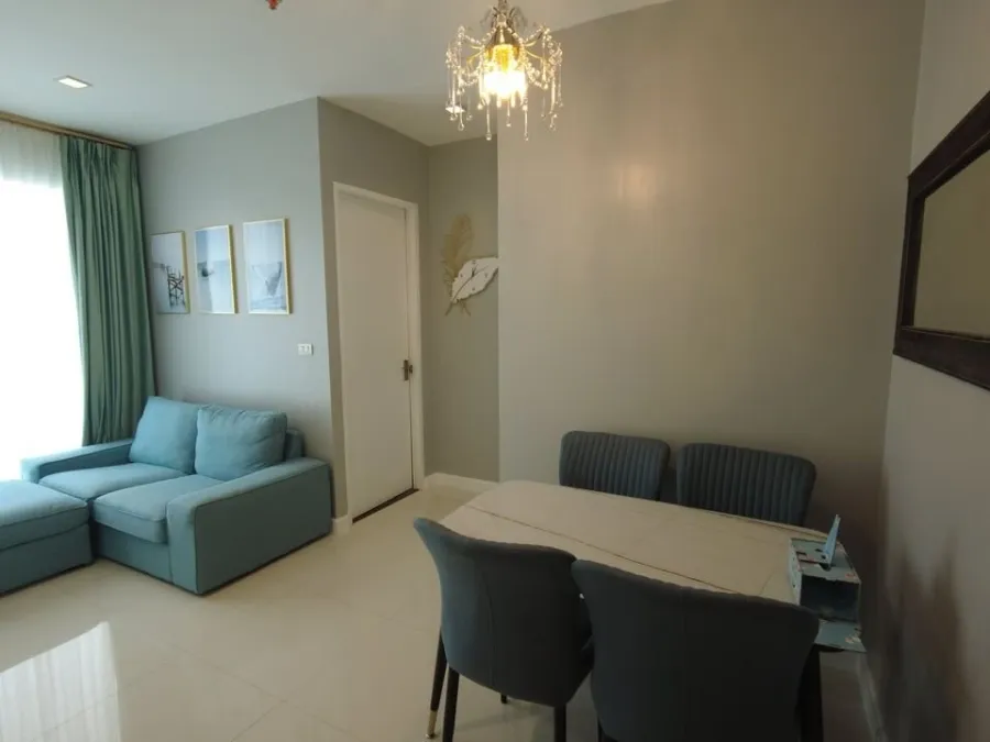 ให้เช่า The Bloom Sukhumvit 71 ห้องกว้าง โซฟานุ่มนั่งสบาย มาพร้อมทีวีจอใหญ่ดูหนังจุใจ รีบจองเลยจร้า
