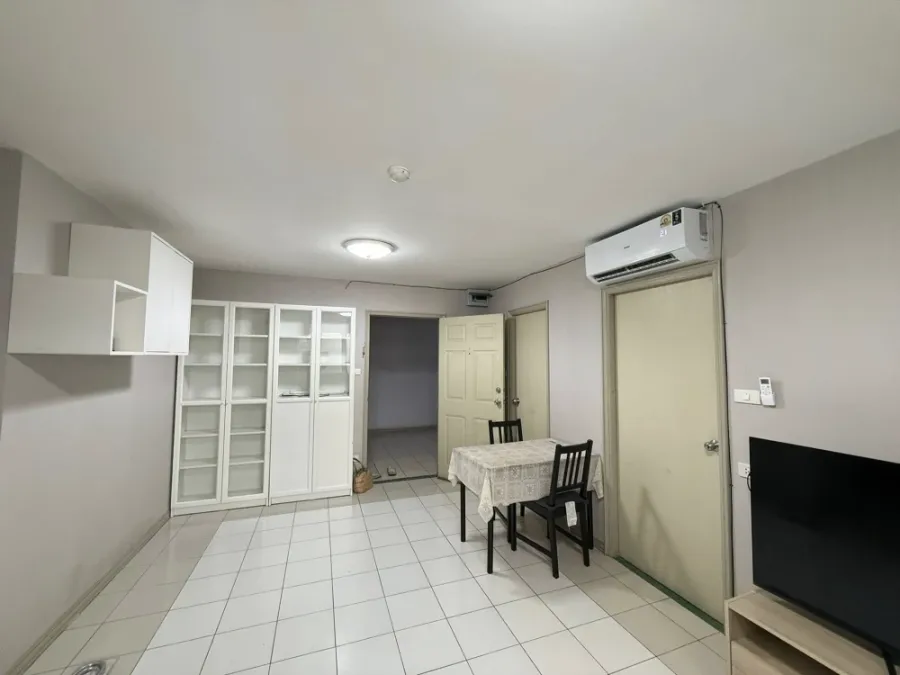ให้เช่า Lumpini Center Sukhumvit 77 ห้องกว้างพื้นที่ใช้สอยเยอะ มาพร้อมเฟอร์ครบครัน หิ้วกระเป๋าเข้าอยู่ได้เลยจ้า