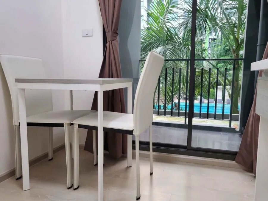 For rent, Grene Don Mueang-Songprapha, 2nd floor, pool view, beautiful room, airy, very pleasant. Hurry up to reserve, not to be missed.