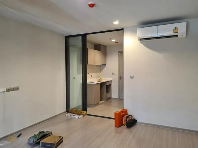 For rent Life Ladprao, this room has a great view. The interior is being refurbished, next to BTS, convenient to travel, book now, don't miss it!