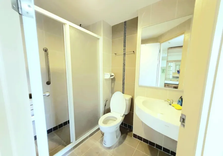For sale: Lumpini Condo Town Ramintra-Nawamin. Ready to move in, fully furnished with appliances. Book now! Don't miss out! +++