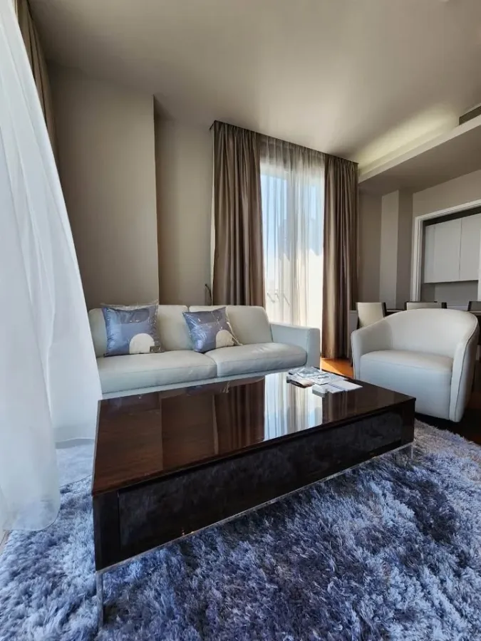For rent: Quattro by Sansiri, spacious room, comfortable, corner position, 180 degree view, 2 balconies, hurry and book now!