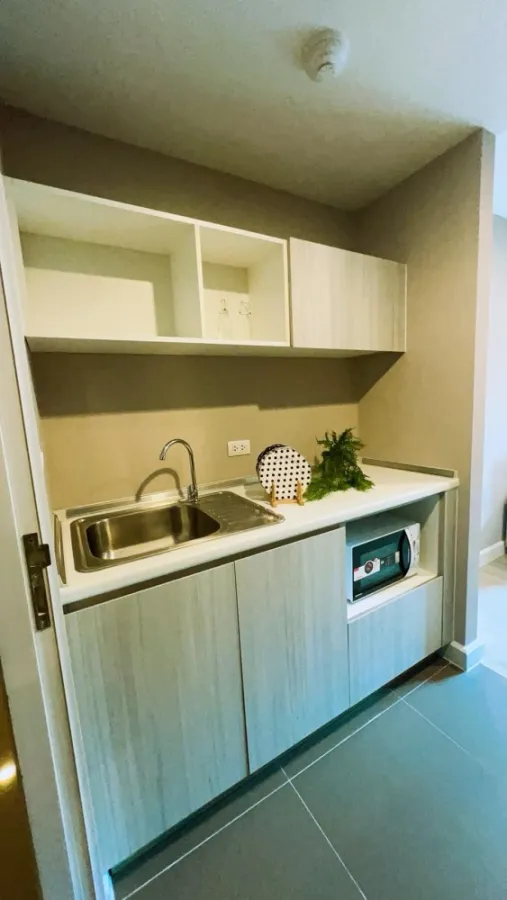 For rent: Metro Luxe Riverfront Rattanathibet. The room is beautifully decorated and very livable. Complete electrical appliances, urgent