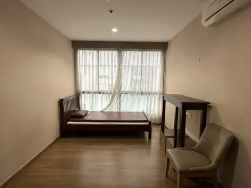 ขาย เดอะ ทรี อินเตอร์เชนจ์ ห้องกว้าง มีพื้นที่ใช้สอยเพียบ เฟอร์นิเจอร์ครบชุด ดีแบบนี้จองเลยจ้า