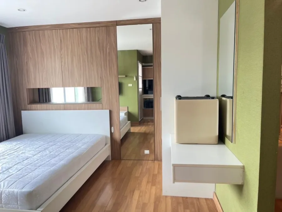 For sale: The room 3 @ sea, a nice room, good location, comes with complete amenities, just bring your bags and move in.