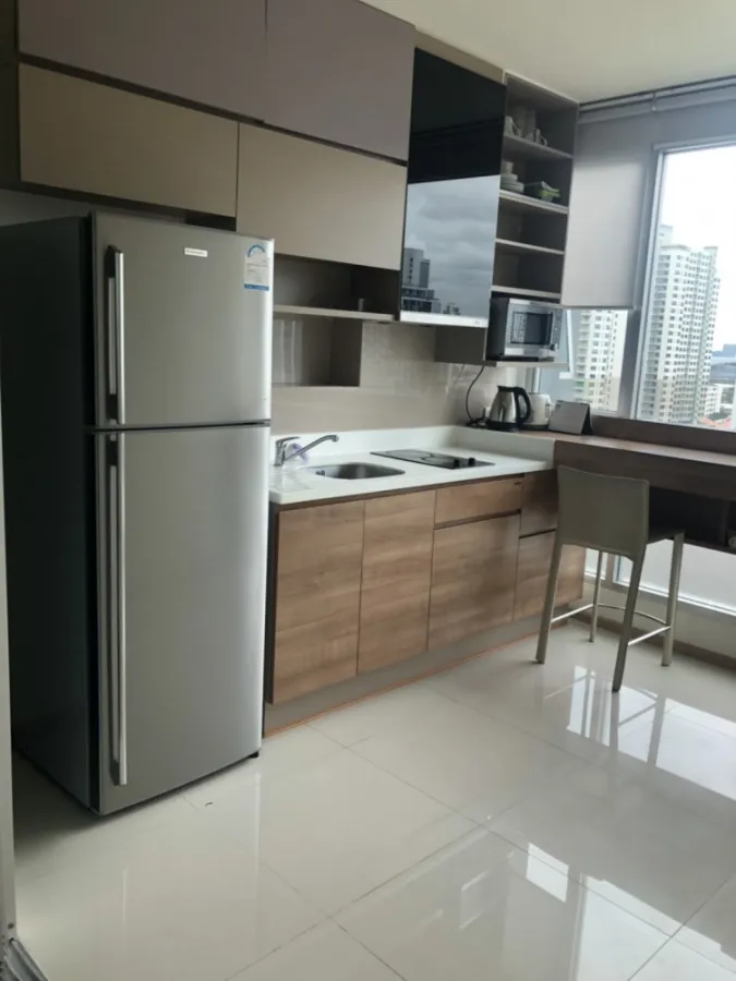 Rhythm Phahon-Ari for rent. This room has a great view, well furnished, plus a lot of storage. You need this room, don't miss it.