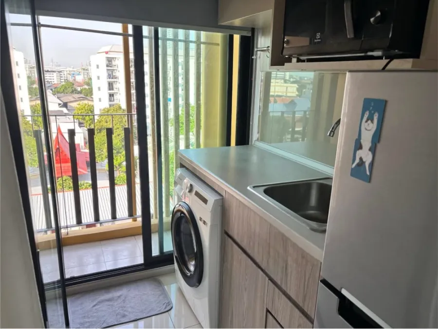 Plum Condo Sukhumvit 97.1 for sale, nice room, 7th floor, great common area, comes with complete furniture, reserve now.