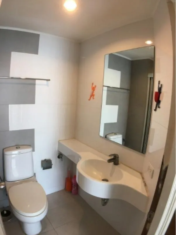 Condo for rent, Lumpini Place Ratchayothin, size 28 sqm., Building A, 15th floor, fully furnished, finish in one room, urgently