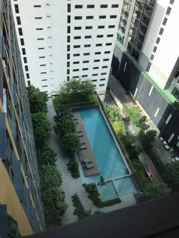 Lumpini Suite for rent, Phetchaburi-Makkasan, 1 bed, big screen TV, lie down and watch netflix chilling, don't let it slip away.