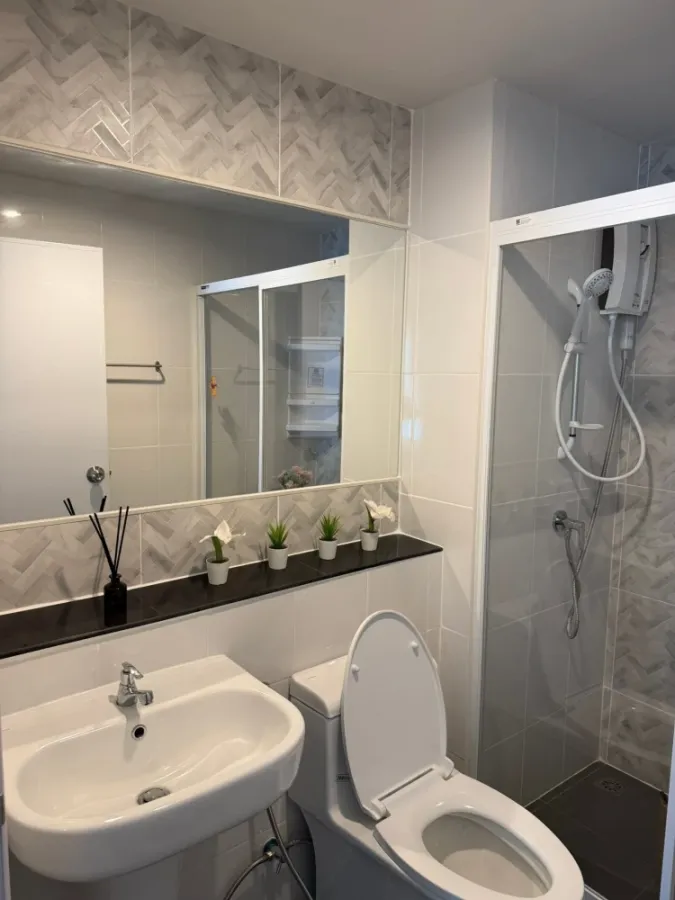 ให้เช่าคอนโด Regent Home Bangna หน้ากว้างพิเศษ เฟอร์นิเจอร์บิ้วอิน มินิมอล สวยงาม รีบมาจับจองได้แล้ววันนี้