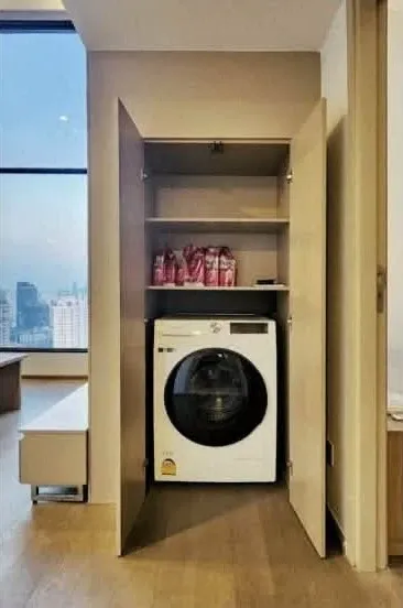 For rent: Duplex unit at Park Origin Ratchathewi. High ceilings, spacious and comfortable. High floor with stunning city views and floor-to-ceiling wi