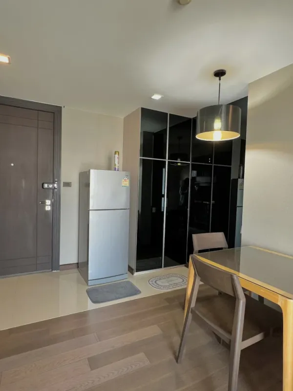 ให้เช่า Tidy Thonglor 1 ห้องนอน 1 ห้องน้ำ พื้นที่ใช้สอยเยอะ เฟอร์นิเจอร์ครบครัน รีบจองเลย