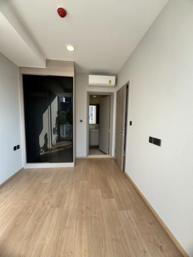 🎨🏙️ For Rent: Chewathai Residence Thonglor | Brand new, spacious, comfortable room in the heart of Thonglor! 🏙️🎨