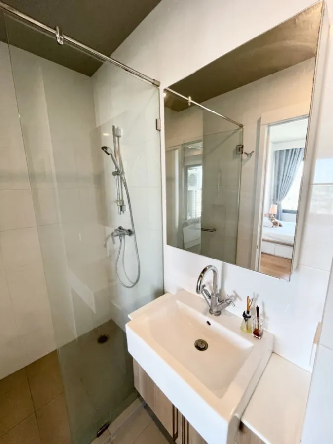 For rent urgently!! Condo Blocs 77, room no. 291/392, 24th floor, pool view Fully furnished, ready to move in. Don't miss it!!