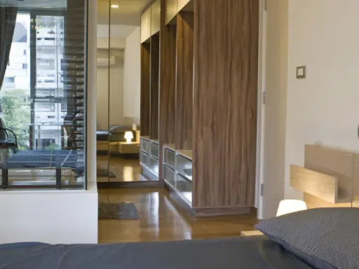 Sell / rent Via 31, 5th floor, fully furnished. You can't miss it !!
