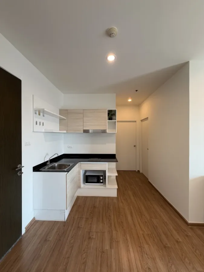 For rent: The Prodigy Phetkasem 62, corner unit, private layout, 8th floor, unobstructed city view, bright and airy, no buildings blocking the view, g