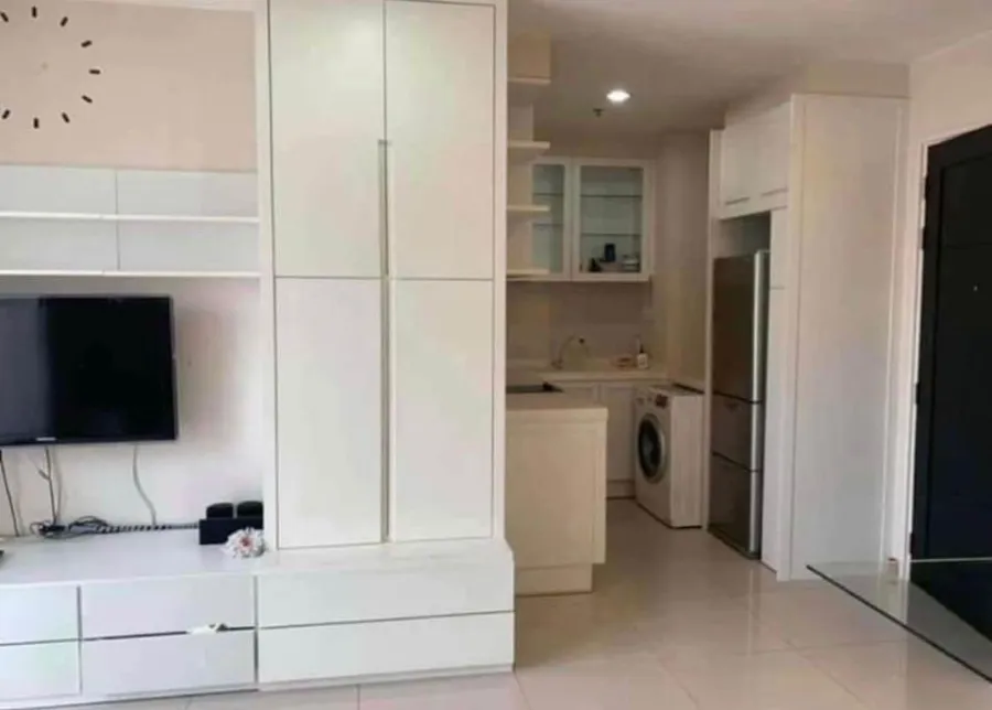 ให้เช่า คอนโด ไอวี่ ปิ่นเกล้า Furniture built-in ทั้งหมด ครัวเป็นสัดส่วนชัดเจน รีบมาจับจองเลยจ้า