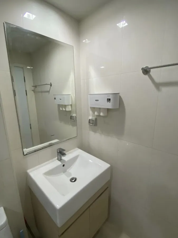 ให้เช่า คอนโด Metro luxe พระราม 4 โซฟา built-in อย่างดี ห้องตกแต่งน่าอยู่ ราคานี้รีบจองเลยจร้า